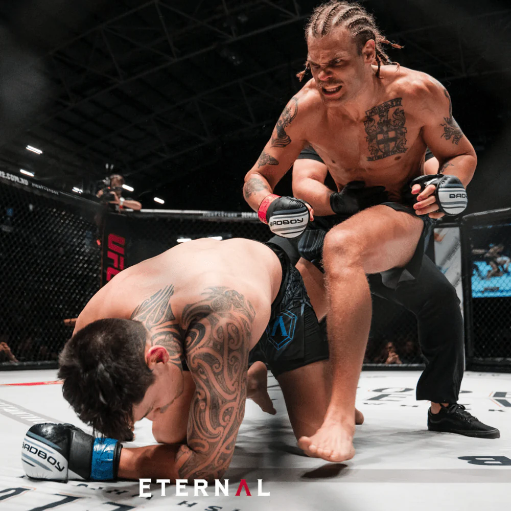 Bad Boy Pro Series Advanced 7oz MMA Sparring Gloves - Image 4